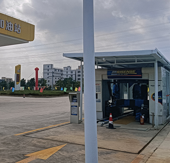 广东加油站安装日森新款隧道式洗车机